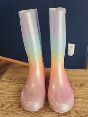 Women's size 5 waterproof rain rubber mud weather boots Rainbow coloring